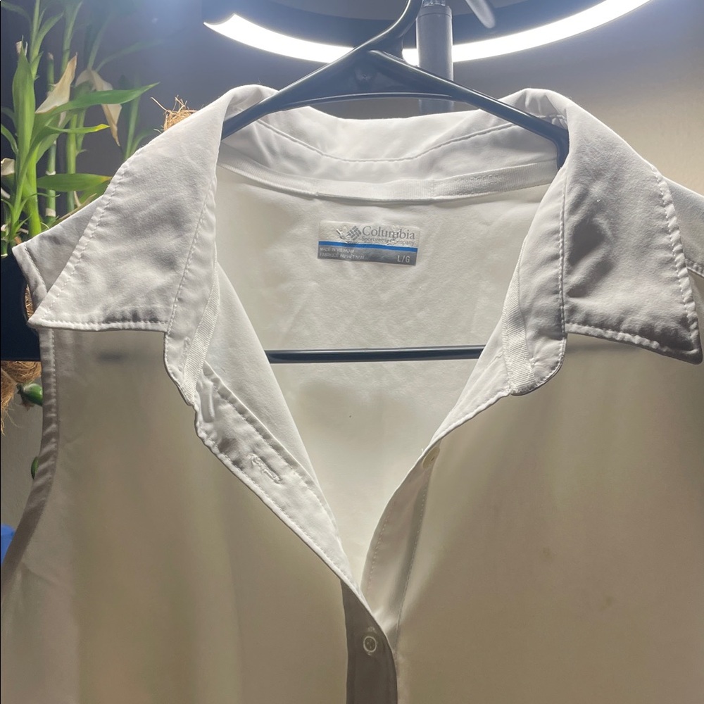 Columbia Men's Classic White Button-Down Shirt